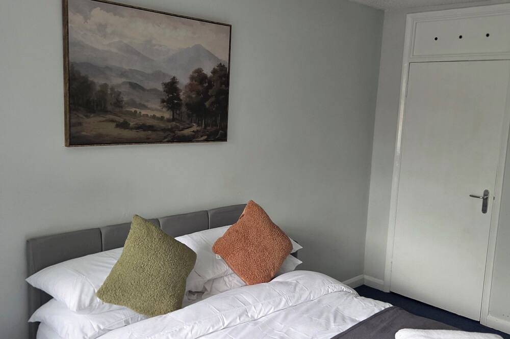 Langcliffe House - 3 bed - Sleeps 5 - Wifi/Parkin/Garden in Warwick, Warwickshire