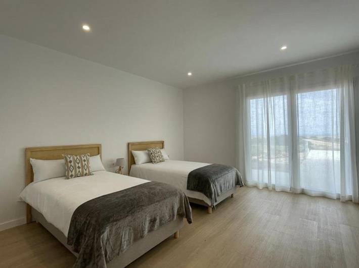 Location de vacances pour 7 personnes, avec jardin ainsi que vue et piscine, animaux acceptés à Cala Morell - 2