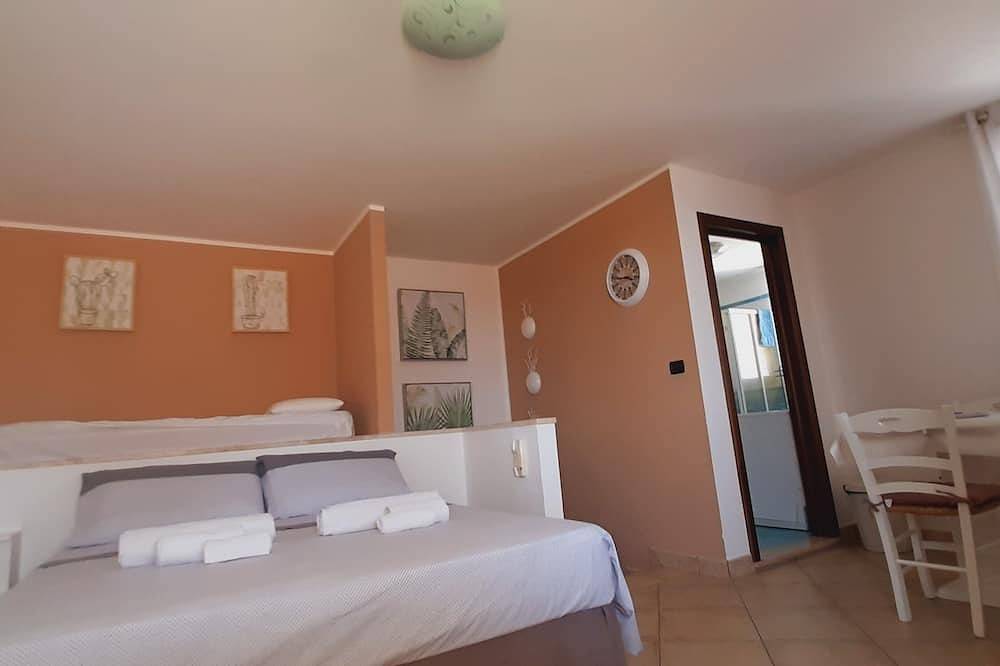 Entire apartment, House Solarium, In The Heart Of Salento in Galatone, Gulf of Taranto