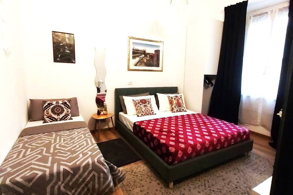 Apartamento entero, Amazing 4-bedroom apartment with Ac infront of Rome's Cetral station Termini in Centro de Roma, Roma