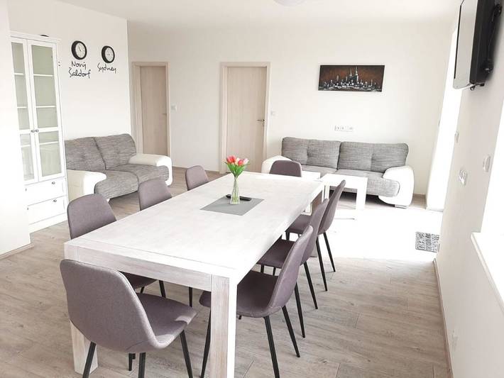Apartament wakacyjny dla 8 osób, z ogród i widok w Morawy Południowe