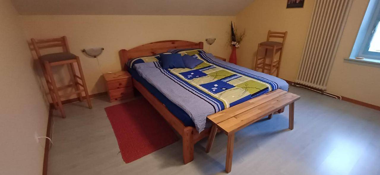 Ganze Wohnung, Three-Bedroom Apartment in Val-de-Travers, Massif du Jura