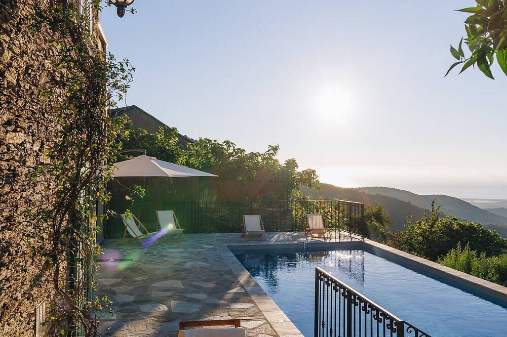 Villa 10 personnes vue mer et montagne, piscine chauffée in Porri, Parc naturel régional de Corse