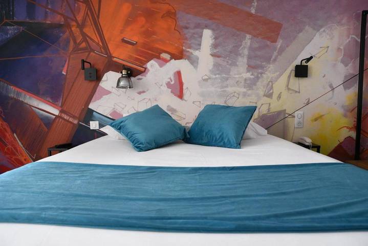 Hôtel pour 4 personnes, avec terrasse et vue, animaux acceptés dans Office De Tourisme De Montelimar