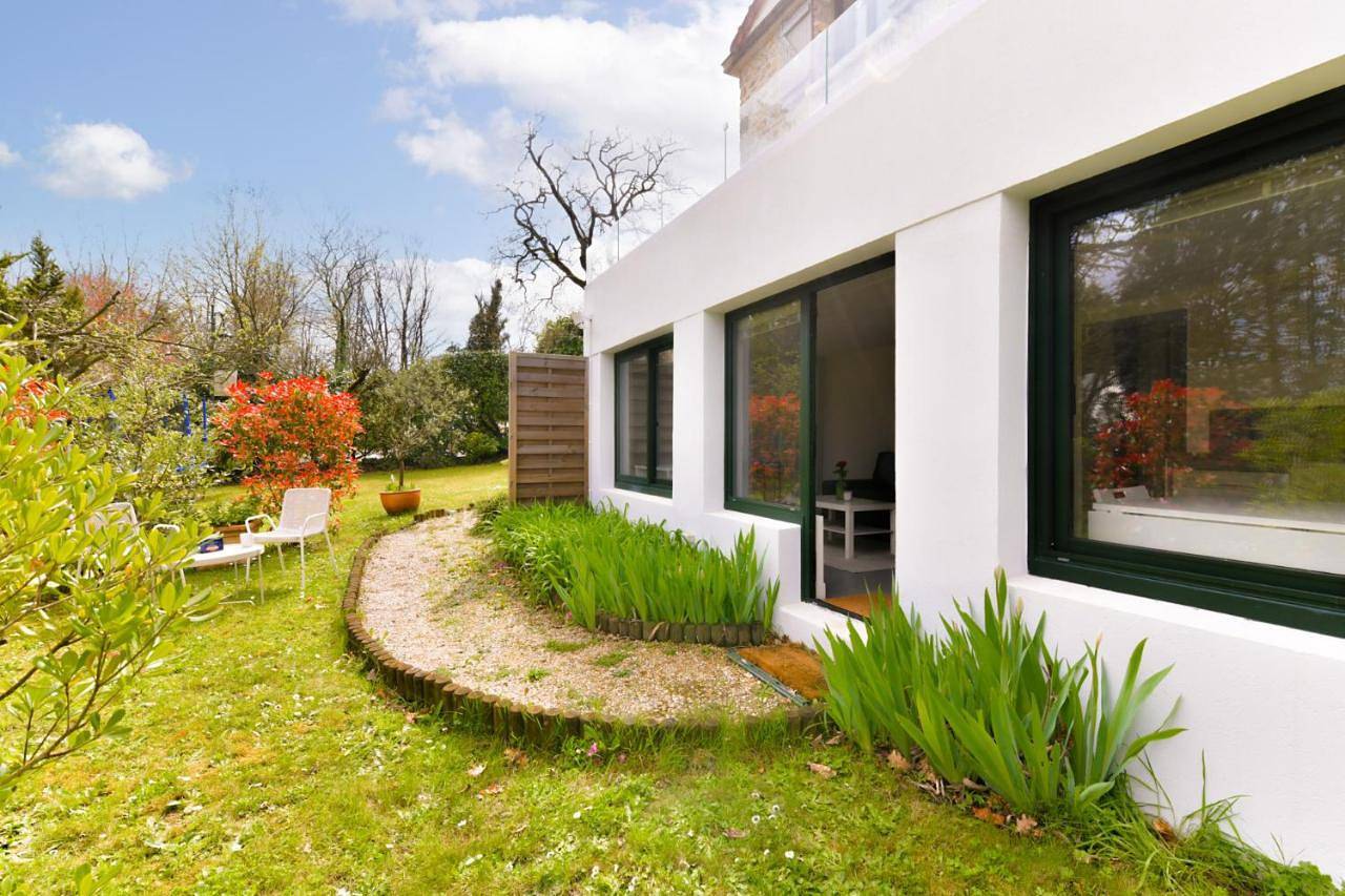 Appartement entier, One-Bedroom Apartment in Jouy-en-Josas, Yvelines