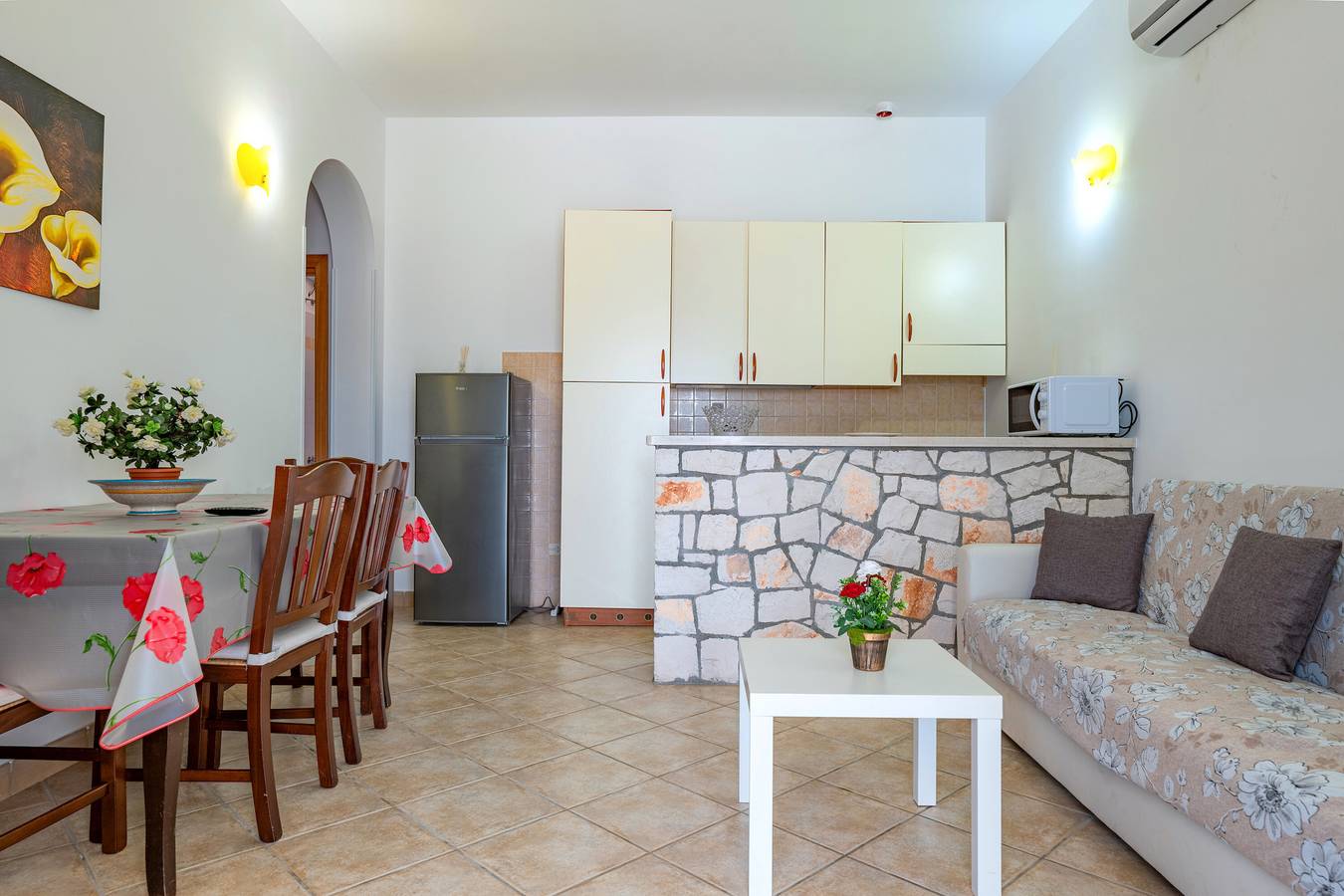 Apartamento entero, Apartamento 'Camelia' con piscina compartida, Wi-Fi y aire acondicionado in San Michele Salentino, Salento