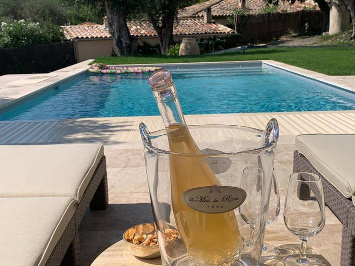 Chambre d’hôte pour 2 personnes, avec Terrasse et Jardin ainsi que Piscine et Vue