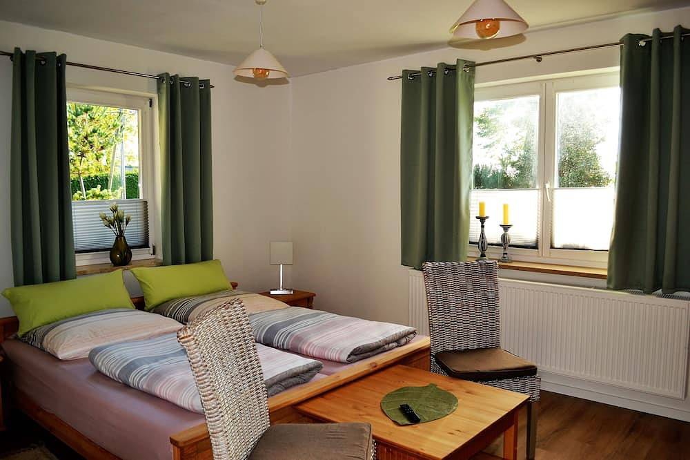 Ganze Wohnung, Neue moderne Ferienwohnung, separater Eingang, Seenähe - Ferienwohnung Sylvia in Krakow am See, Mecklenburgische Seenplatte