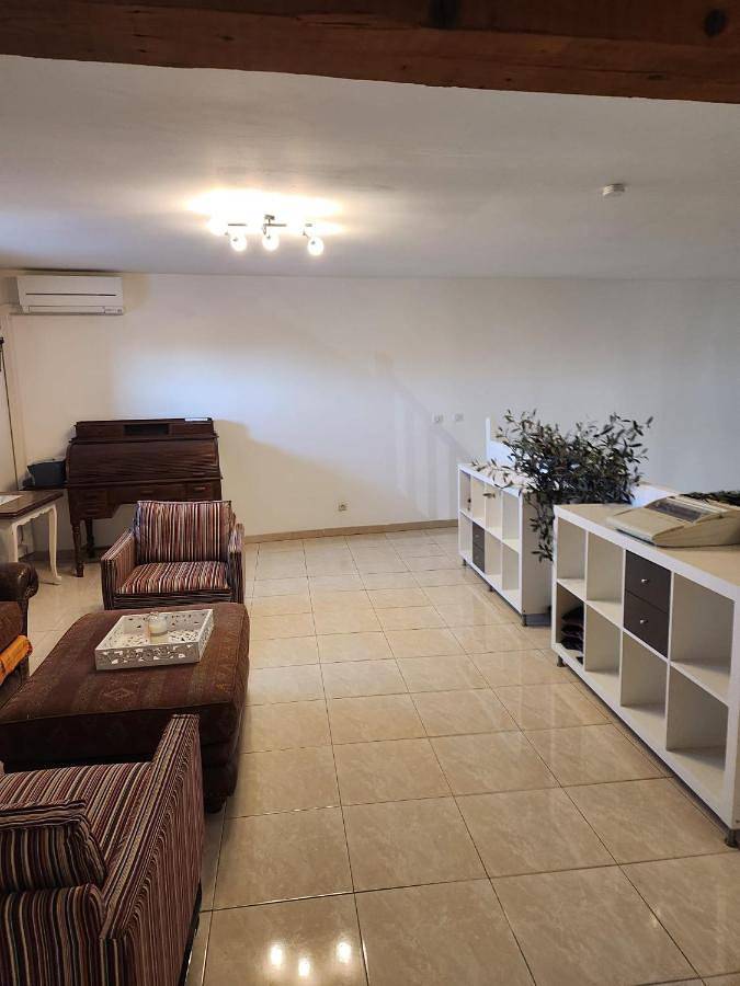 Location de vacances pour 10 personnes, avec terrasse à Montblanc - 3