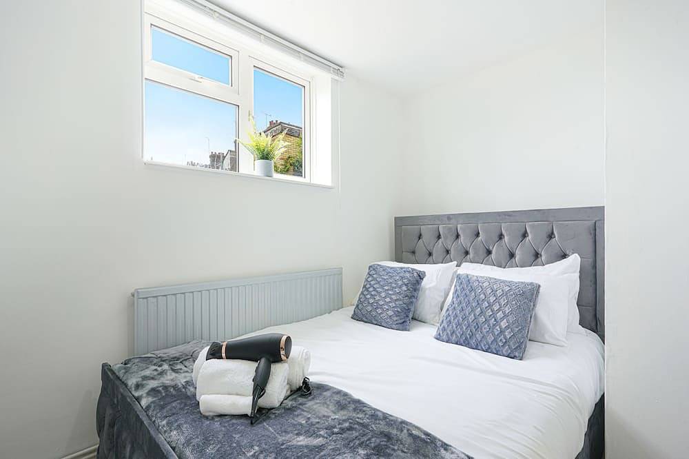 Fantastic 5 Bedroom House in Luton, Chiltern Hills