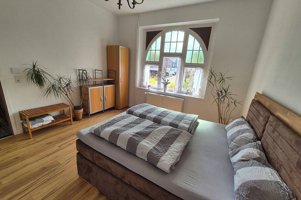 Ganze Wohnung, Rote Villa Lagom, die Ferienwohnung in Kirchen in Kirchen (Sieg), Altenkirchen & Umgebung