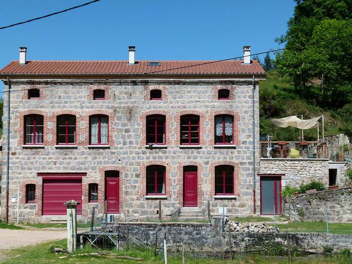 Gîte pour 4 personnes, avec terrasse et jardin à La Séauve-sur-Semène