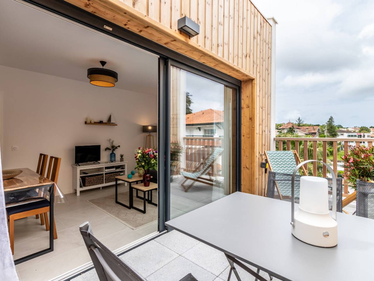 Appartement entier, Appartement Moderne avec Terrasse et Parking à Anglet - 4 Pers. in Anglet, Région de Bayonne