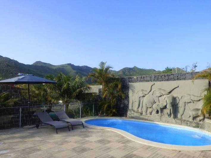Casa rural para 4 personas, con jardín además de terraza y piscina en San Cristóbal de La Laguna