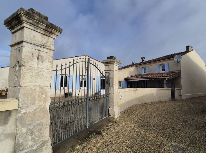 Chambre d’hôte pour 2 personnes, avec jardin et piscine