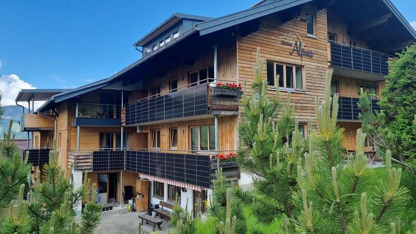 Ferienwohnung für 2 Personen, mit Terrasse und Garten in Riezlern