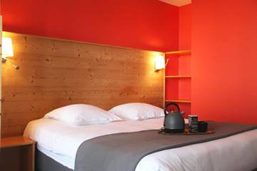 Hôtel pour 6 personnes, avec vue ainsi que sauna et jardin, animaux acceptés à Giron