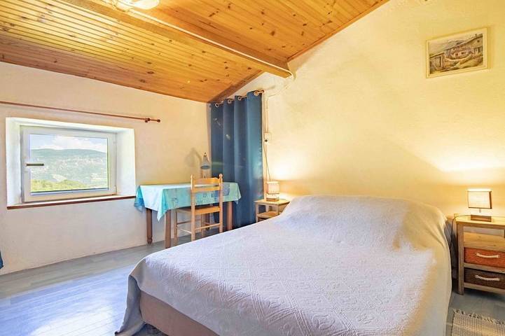Location de vacances pour 4 personnes, avec jardin, animaux acceptés à Roche-Saint-Secret-Béconne - 2