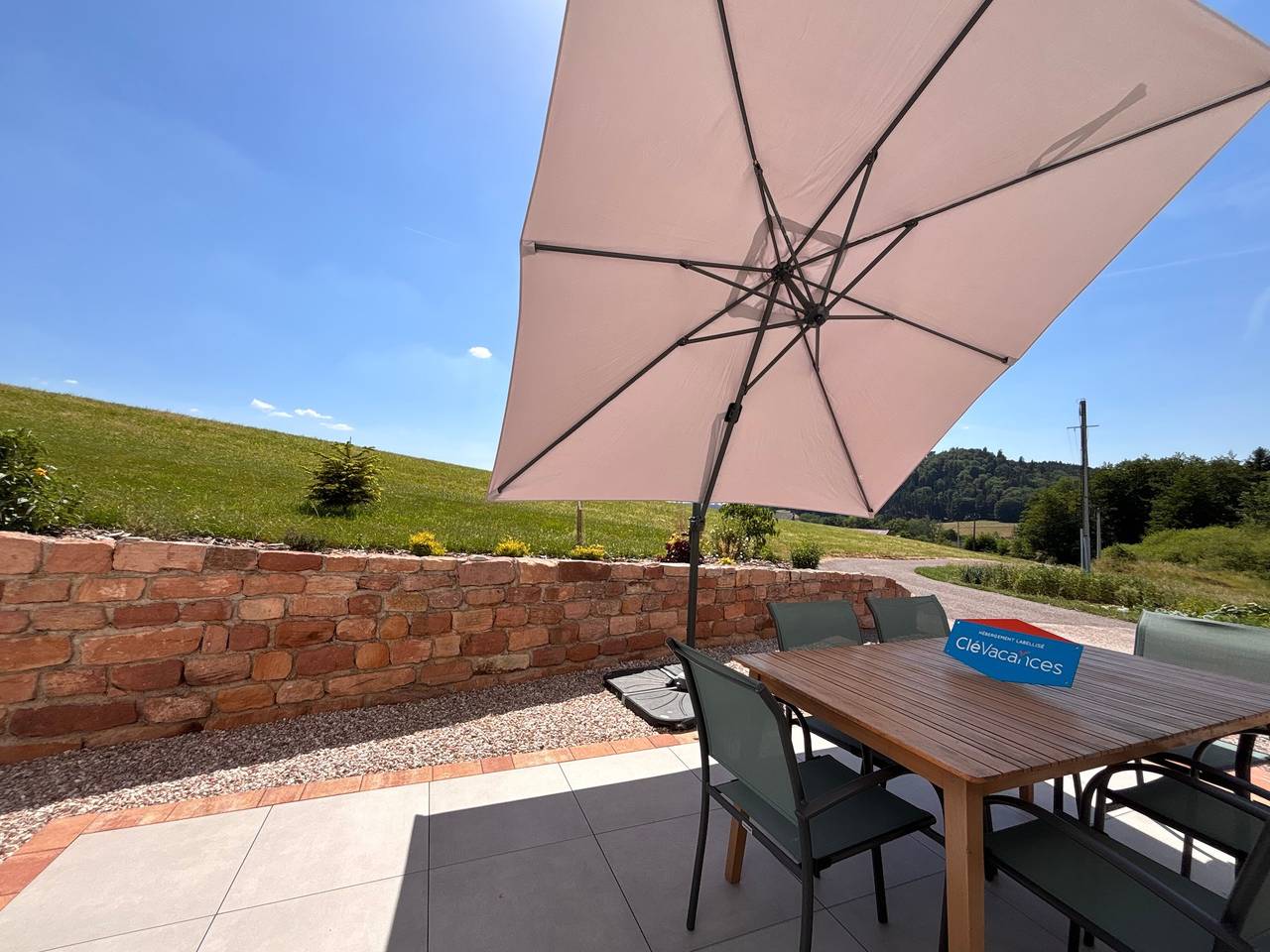 Appartement entier, Gîte Chez Louis  Séjour nature et déconnexion en l in Lépanges-sur-Vologne, Région d'Épinal
