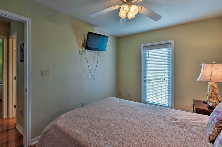 Vacation rental for 8 people, with pool and balcony in Mustang Island