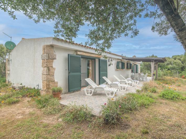 Chalet für 6 Personen, mit Terrasse und Garten auf Sardinien