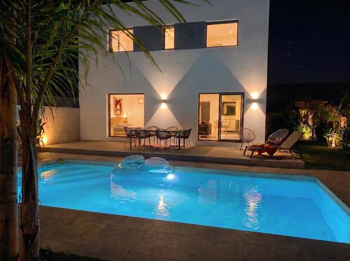 Maison de vacances pour 6 personnes, avec Balcon et Terrasse ainsi que Jardin et Piscine à Villeneuve-de-la-Raho
