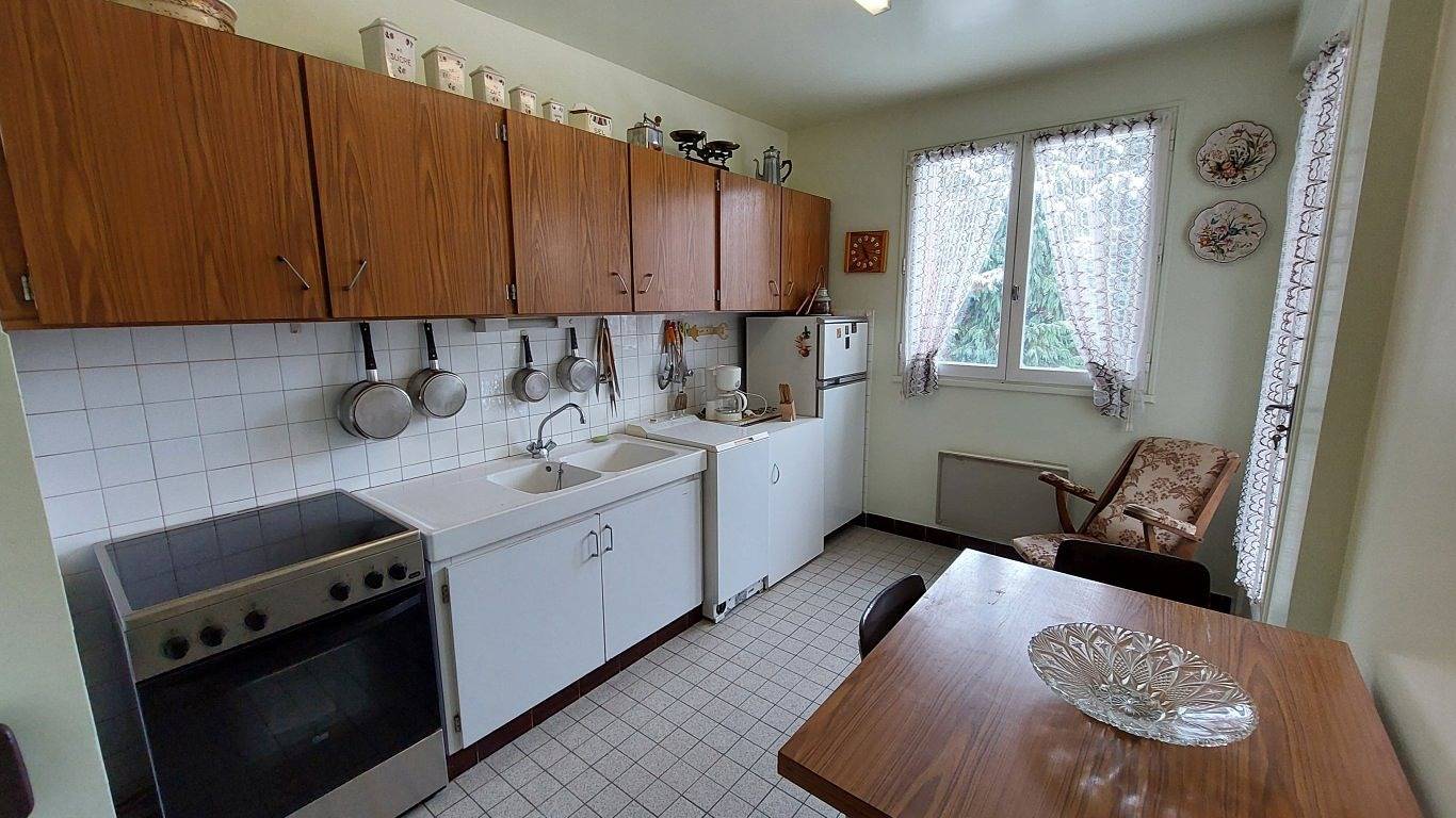 Appartement entier, Appartement avec 2 chambres dans le centre de Mauriac in Massif central
