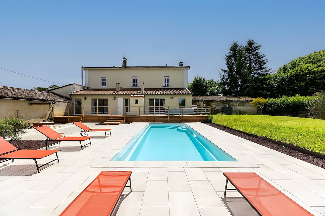 Maison de vacances « Le Petit Peyvideau » avec piscine privée, terrasse et Wi-Fi in Carignan-de-Bordeaux, Région de Bordeaux