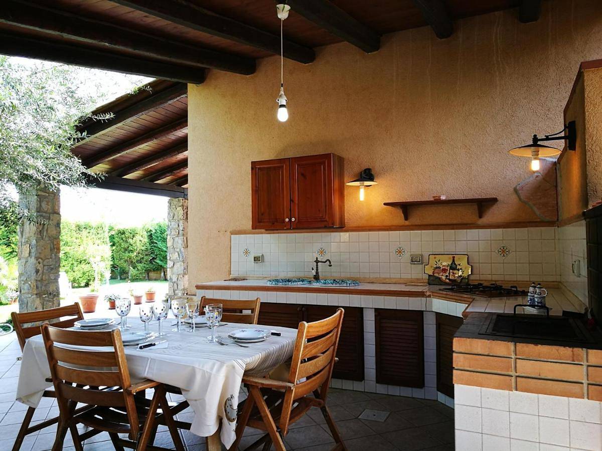 Villa with Garden View in Piana Calzata, Campofelice di Roccella