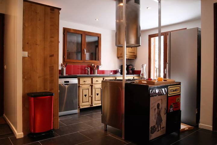 Gîte pour 15 personnes, avec terrasse à Laveissière - 3