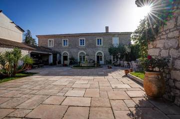 Chambre d’hôte pour 2 personnes, avec terrasse et jacuzzi ainsi que jardin et sauna dans Circuit Paul-Ricard