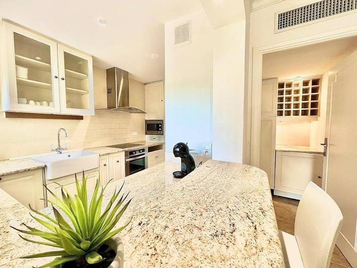 Gîte pour 4 personnes, avec balcon et vue dans Bijou Plage Cannes - 4