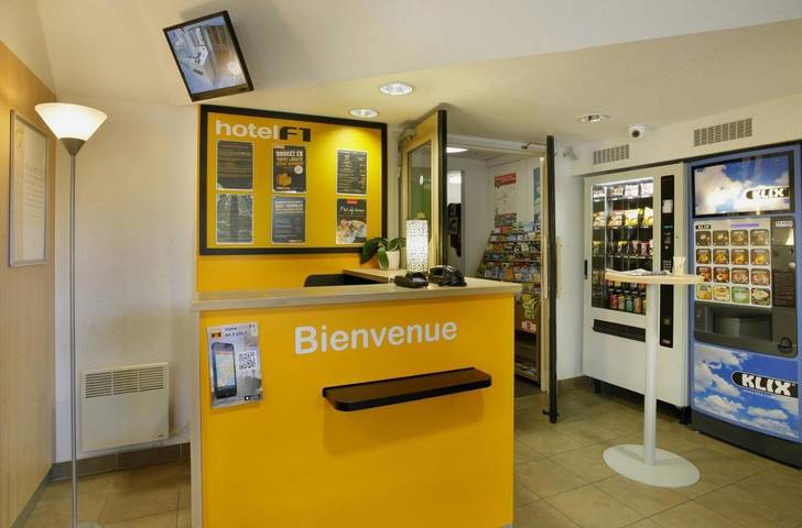 Hôtel pour 2 personnes, avec terrasse et jardin, animaux acceptés à Ussac - 3