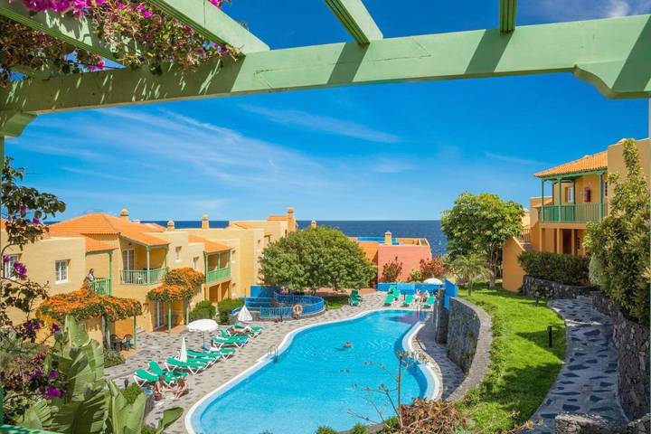 Apartamento para 10 personas, con Terraza además de Jardín y Piscina en Los Cancajos