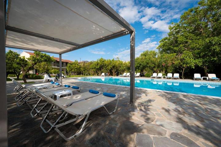 Gîte pour 4 personnes, avec piscine ainsi que vue et jardin dans Benitses - 4