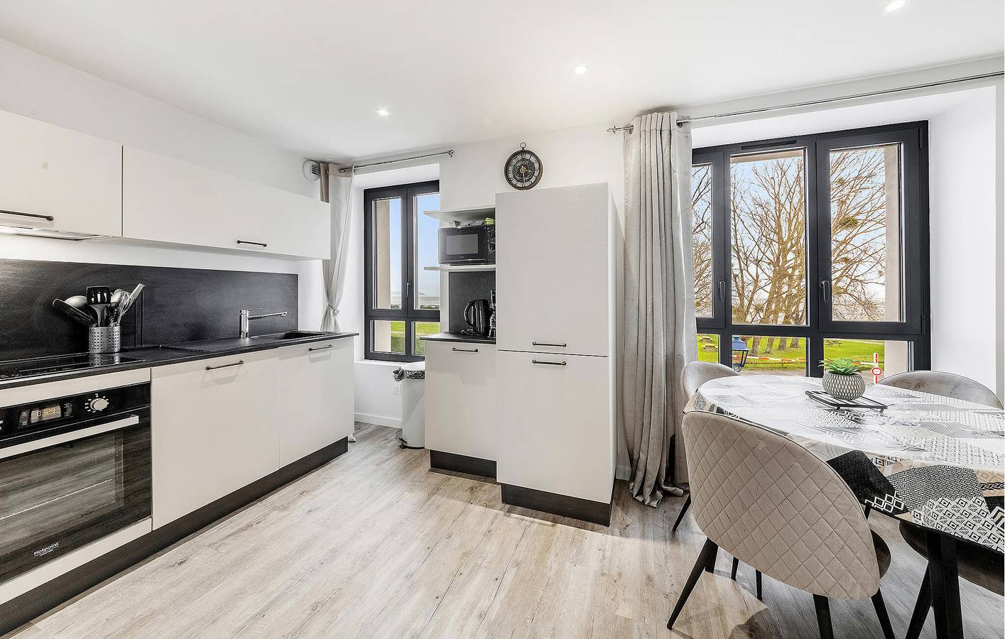 Appartement de vacances entier, Appartement avec vue sur la mer : WiFi, Parking, Sèche-cheveux - Proche de la plage et de la ville in Saint-Benoît-des-Ondes, Baie du Mont-Saint-Michel