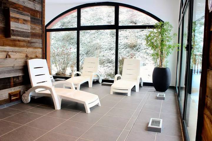 Chalet pour 6 personnes, avec piscine ainsi que sauna et balcon dans Val-Cenis - 3