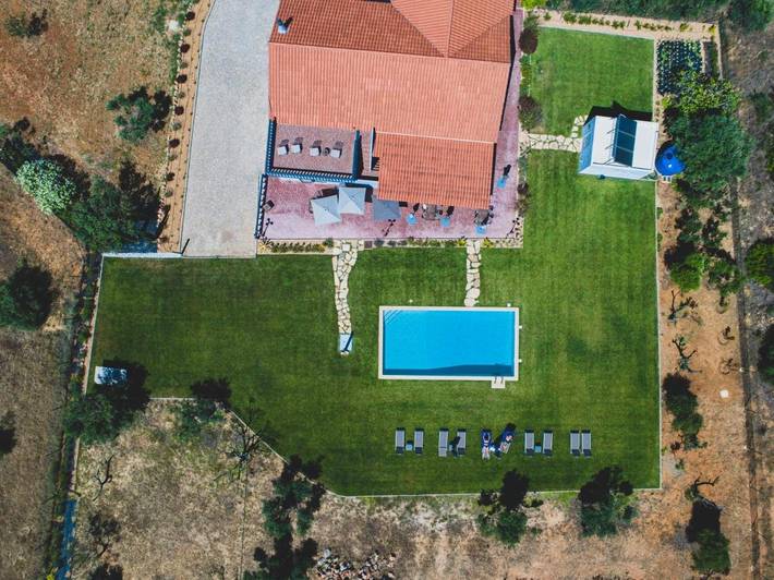 Chambre d’hôte pour 10 personnes, avec terrasse ainsi que jardin et piscine à Moncarapacho - 2