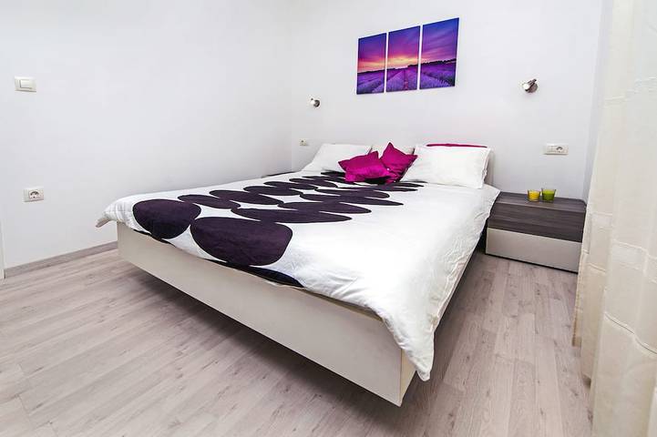 Ganze Wohnung, Ferienwohnung direkt am Meer-50 m von Strand entfernt in Fažana (Kroatische Adria), Fazana