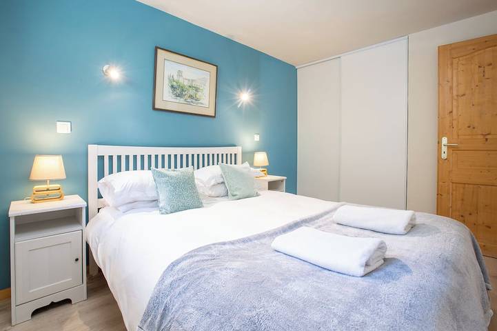 Gîte pour 5 personnes, avec terrasse ainsi que jacuzzi et jardin, animaux acceptés à Le Biot - 3