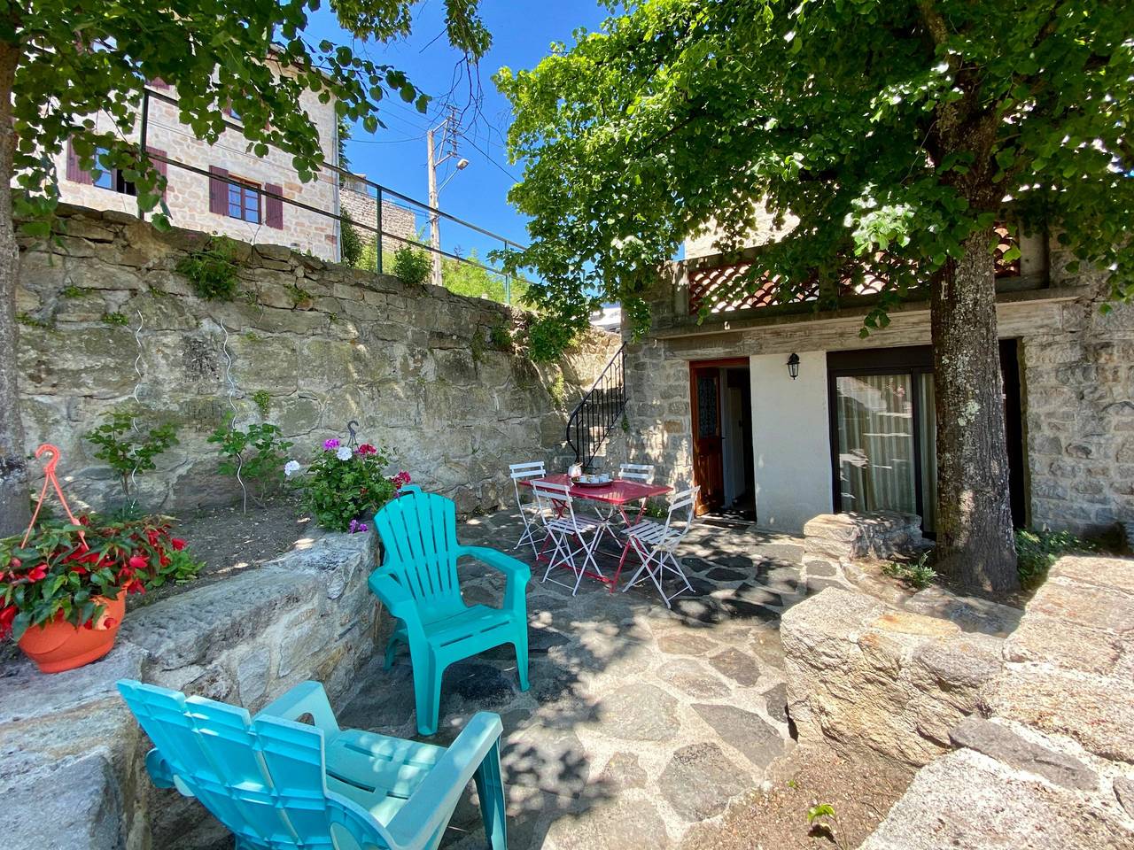 Charmante maisonnette à Blavozy, proche du Puy-en-Velay, avec terrasse privative, Wifi, et parking in Blavozy, Haute-Loire