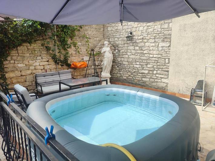 Chambre d’hôte pour 4 personnes, avec terrasse et jacuzzi à Tonnerre (Yonne) - 2