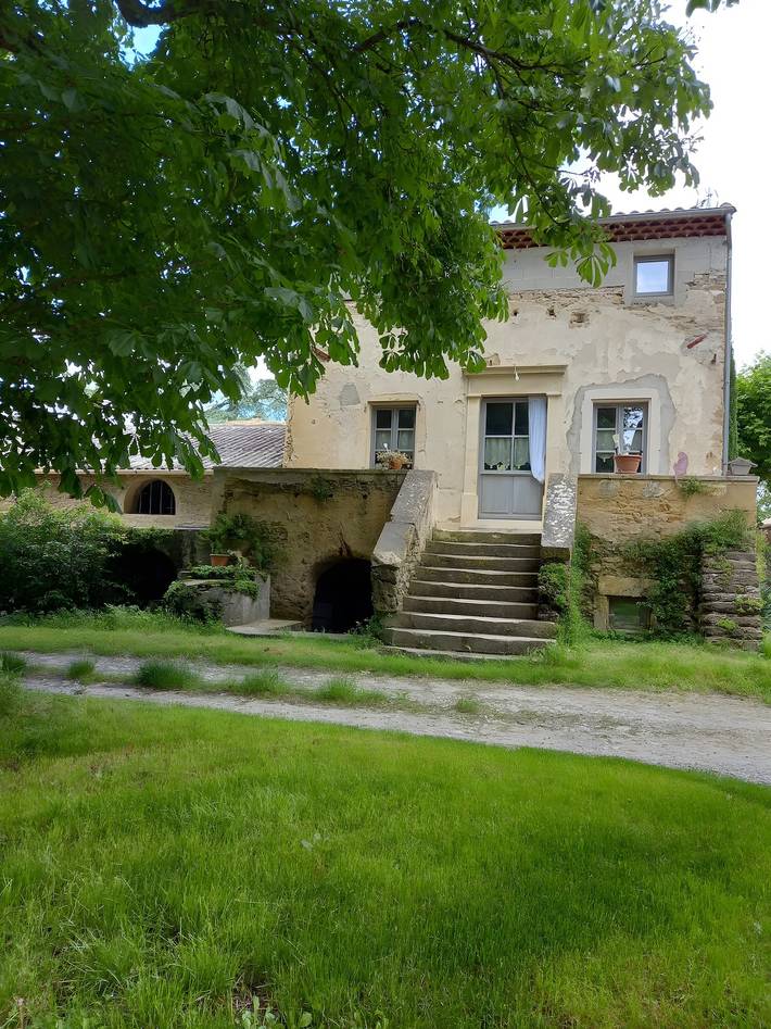 Location de vacances pour 6 personnes, avec jardin, animaux acceptés à Chabrillan
