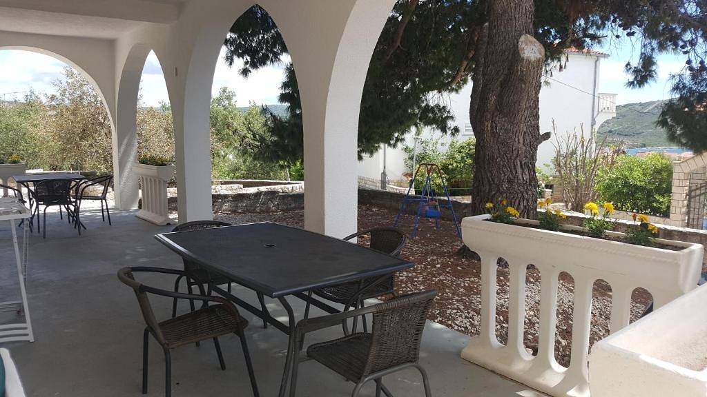 Ganze Wohnung, Studio Apartment mit überdachte Terrasse in Primosten, Šibenik-Knin