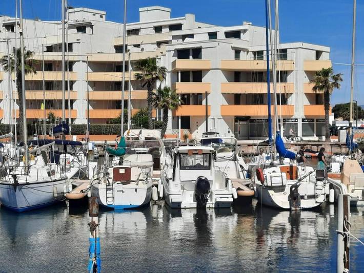 Gîte pour 4 personnes, avec vue et terrasse dans Port Saint Ange - 2