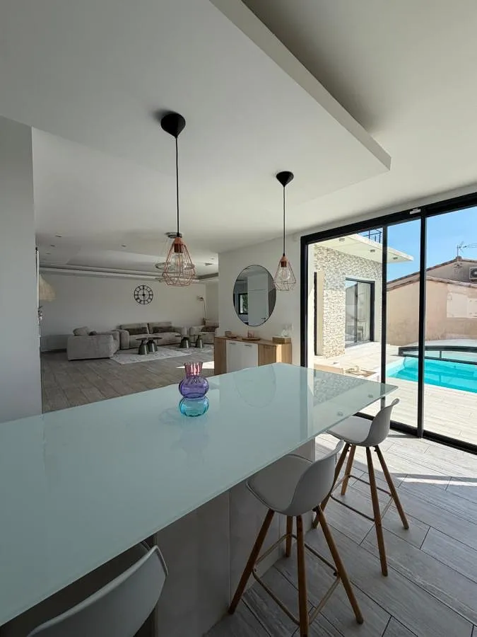 Chalet para 10 personas, con jacuzzi además de jardín y piscina - 1