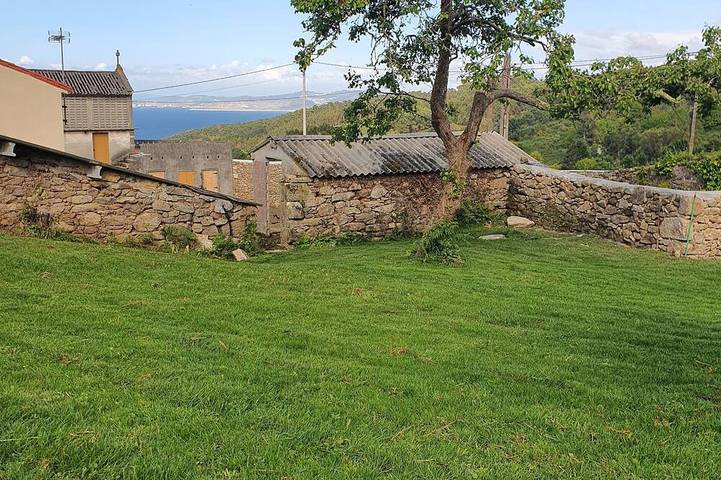 As Roeles Caión Farm. House ideal for families, beach at 2.5 km. 4 bedrooms in Laracha, Costa da Morte