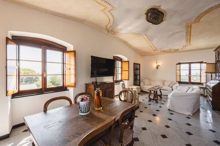 Villa per 6 persone, con panorama e giardino nonché piscina in Zoagli