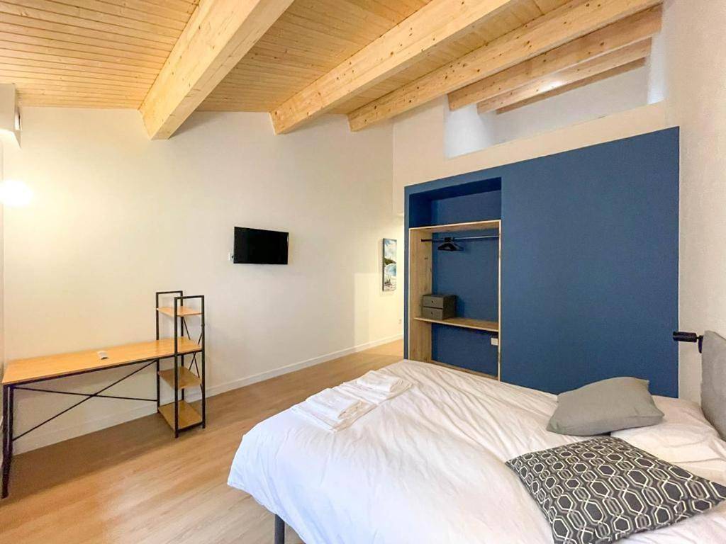 Double Room in Oviedo, Cordillera Cantábrica