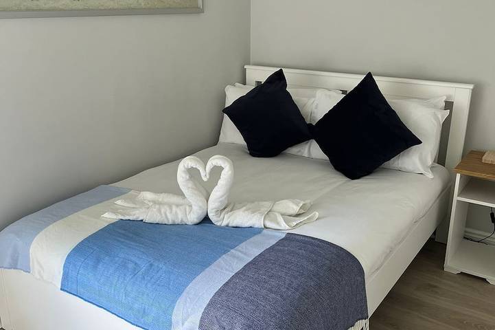 Apartamento entero, Modern and Spacious No. 6 - sleeps 6 - free parking in Galway, Condado de Galway